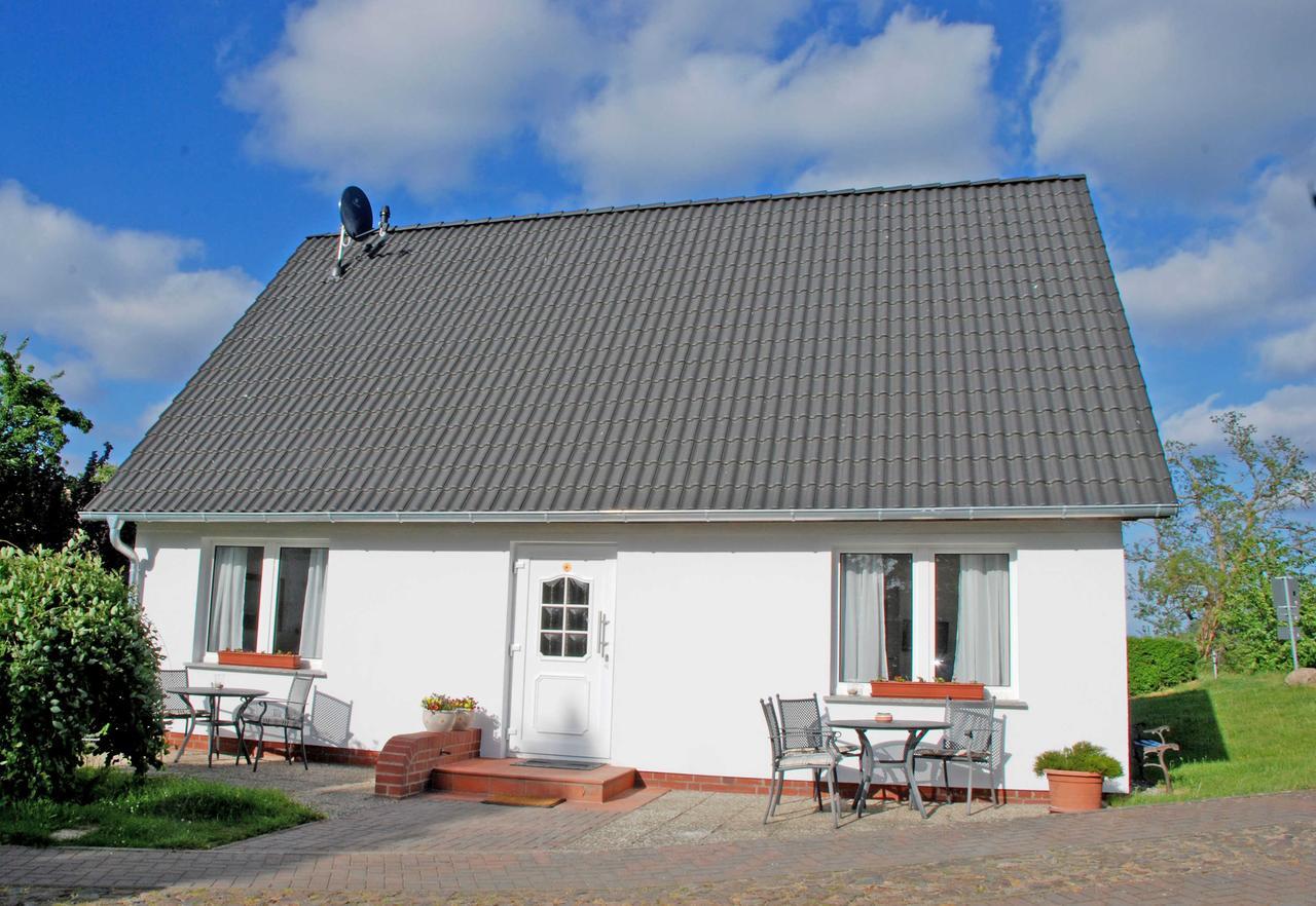 Ferienwohnungen Im Haus Am Deich Middelhagen Dış mekan fotoğraf